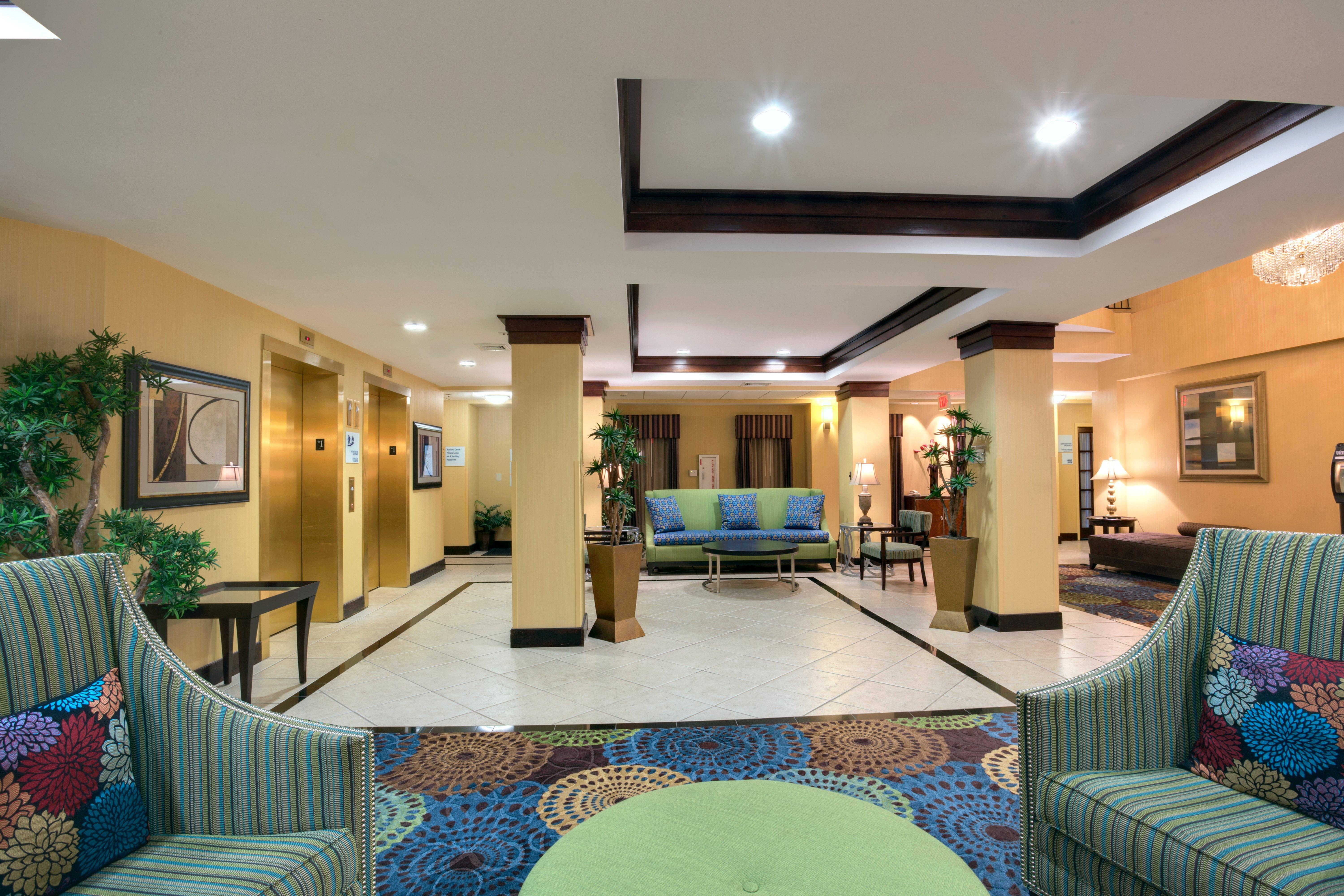 Holiday Inn Express Tower Center New Brunswick By Ihg East Brunswick Eksteriør bilde