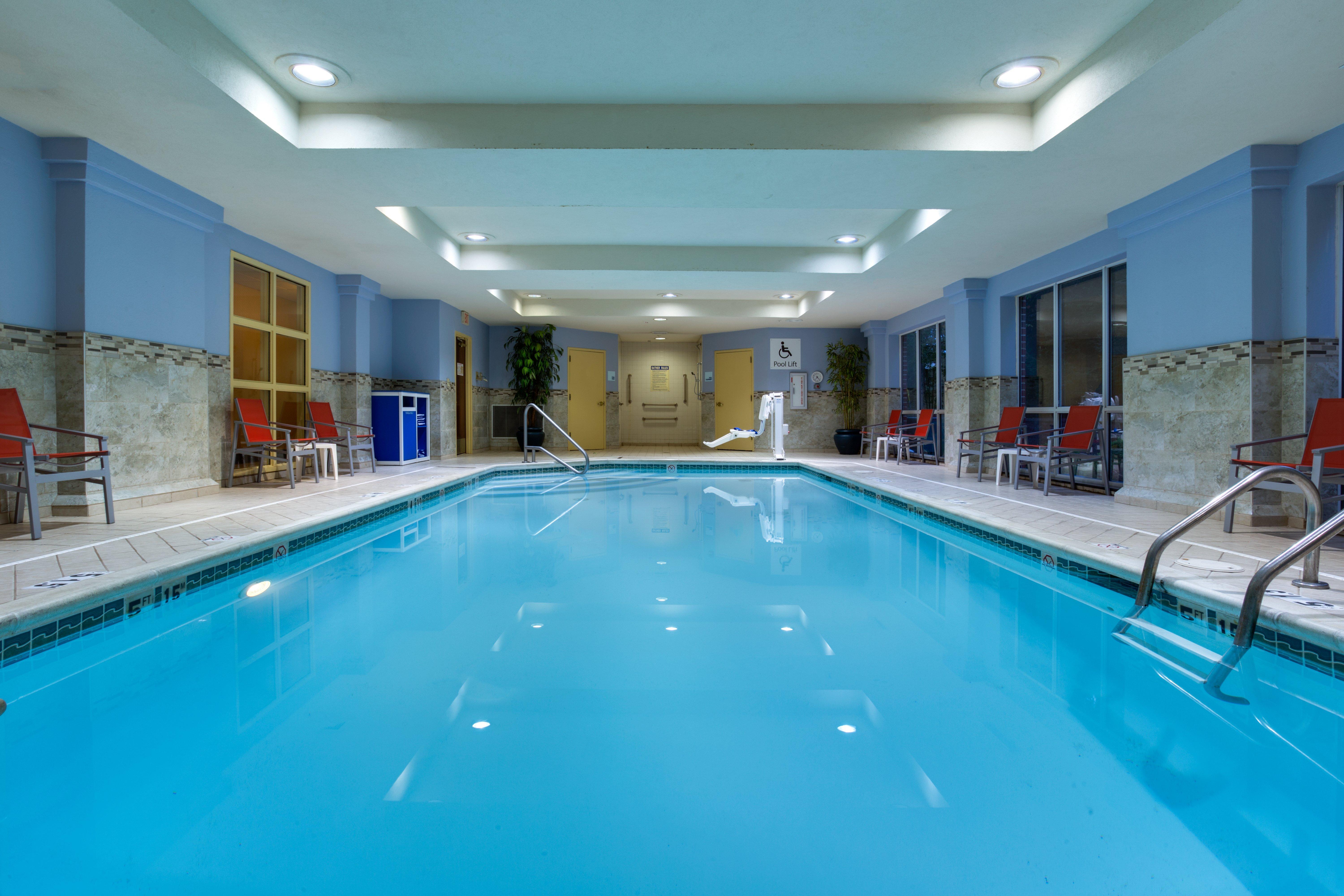Holiday Inn Express Tower Center New Brunswick By Ihg East Brunswick Eksteriør bilde