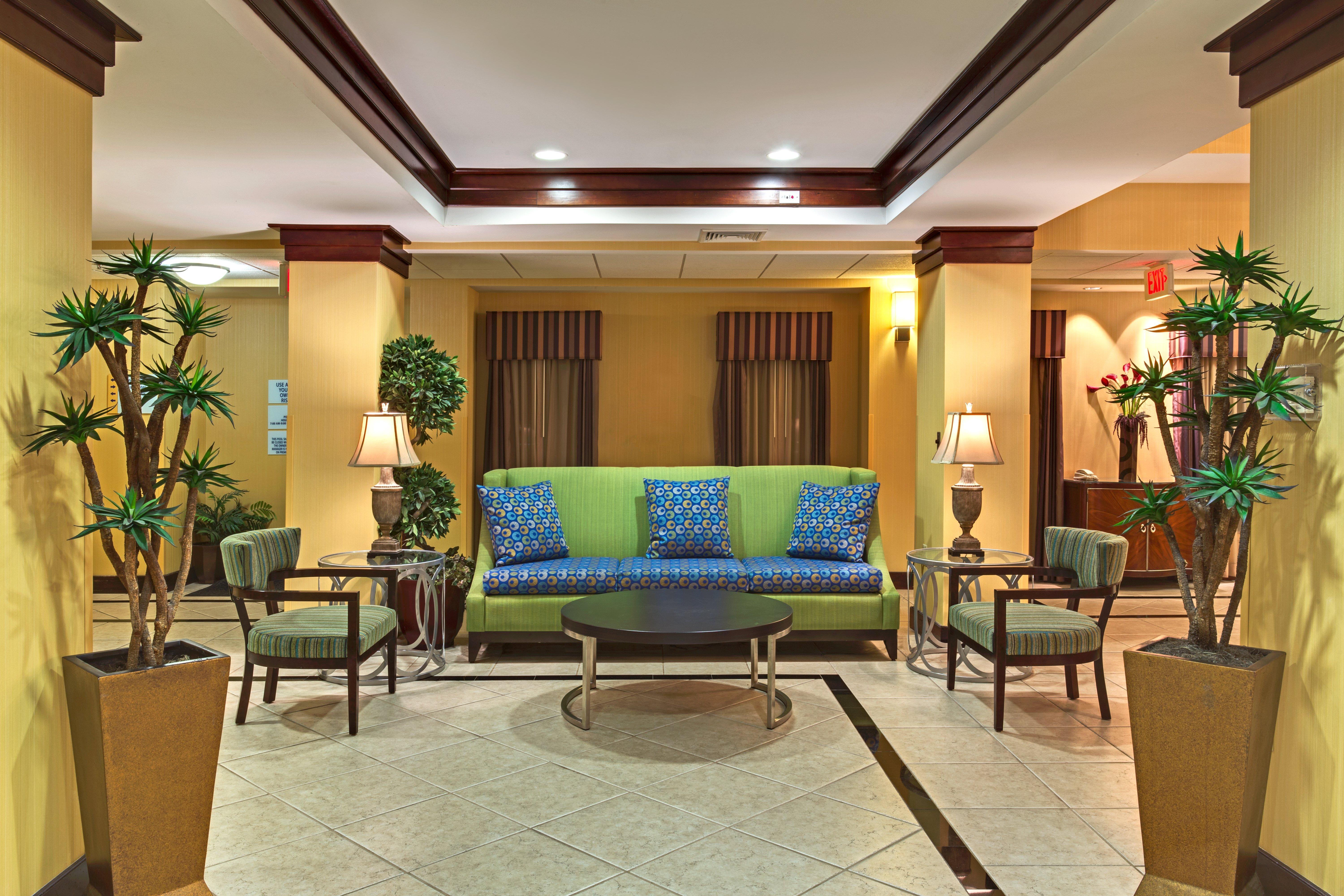 Holiday Inn Express Tower Center New Brunswick By Ihg East Brunswick Eksteriør bilde