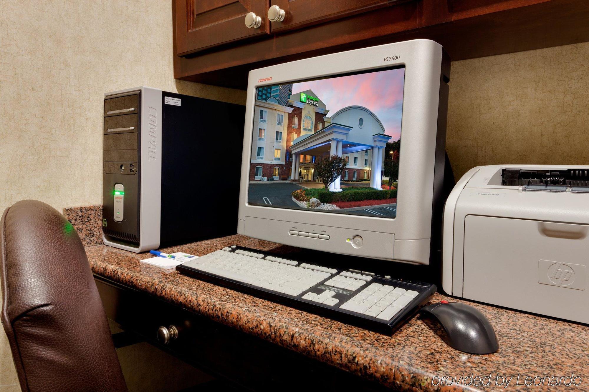 Holiday Inn Express Tower Center New Brunswick By Ihg East Brunswick Eksteriør bilde