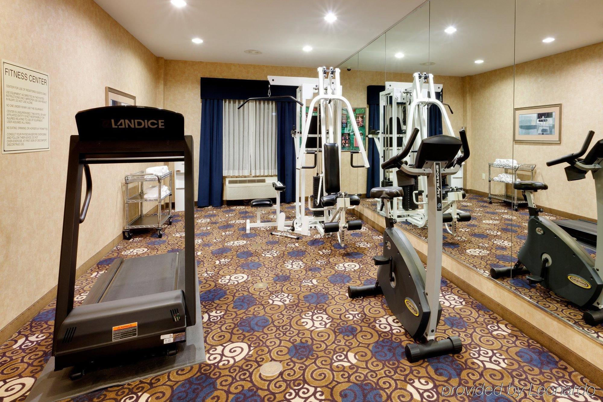 Holiday Inn Express Tower Center New Brunswick By Ihg East Brunswick Eksteriør bilde