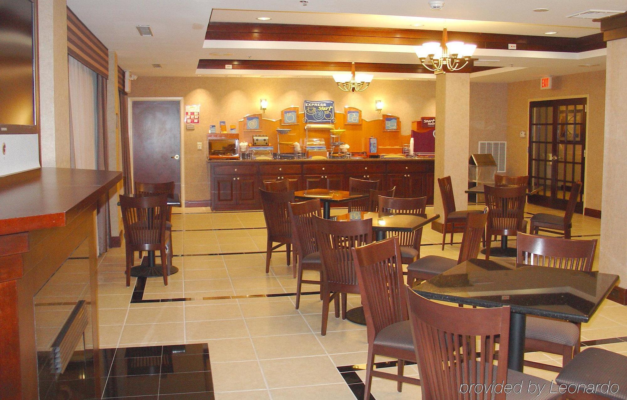 Holiday Inn Express Tower Center New Brunswick By Ihg East Brunswick Eksteriør bilde