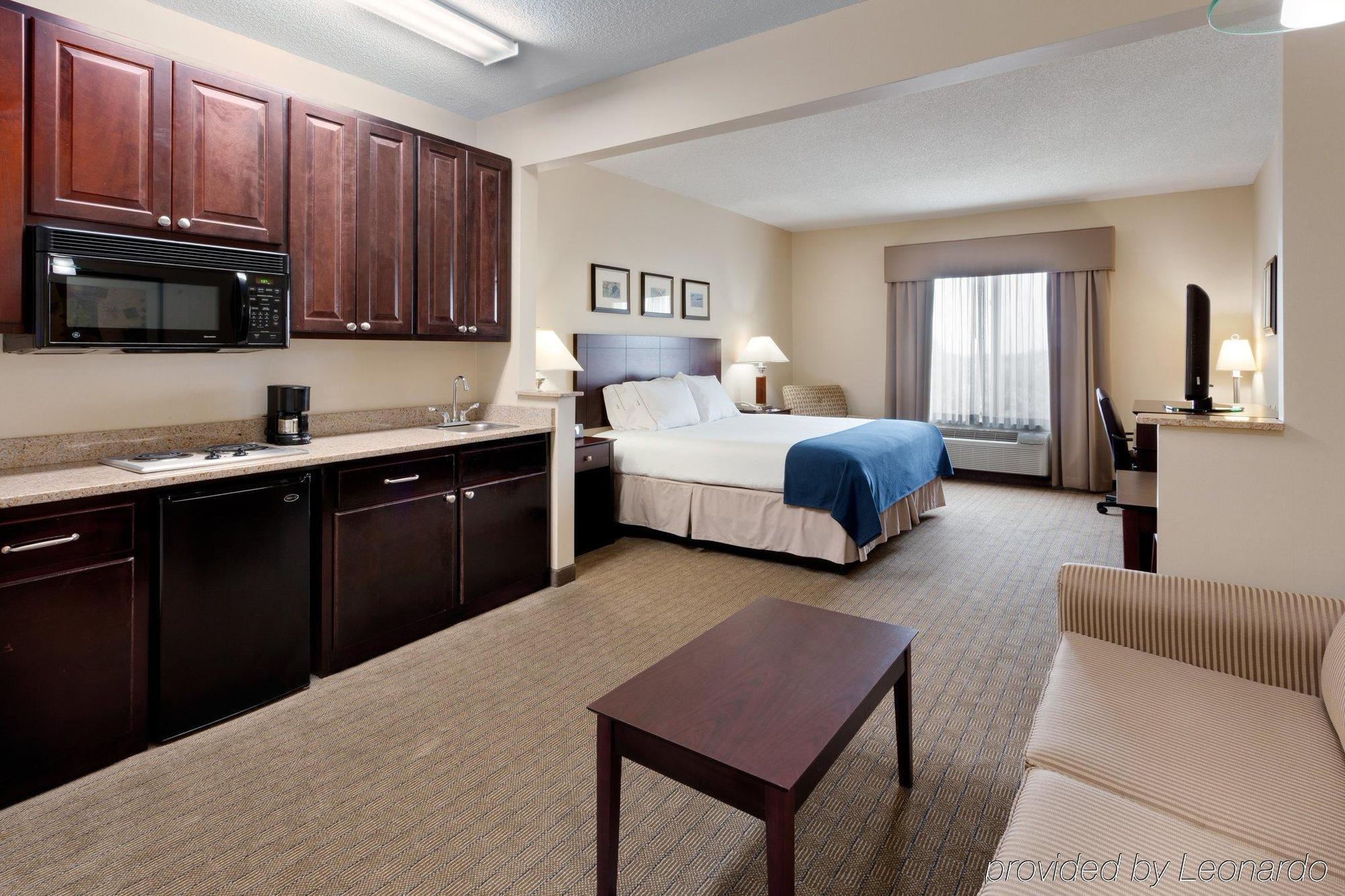 Holiday Inn Express Tower Center New Brunswick By Ihg East Brunswick Eksteriør bilde