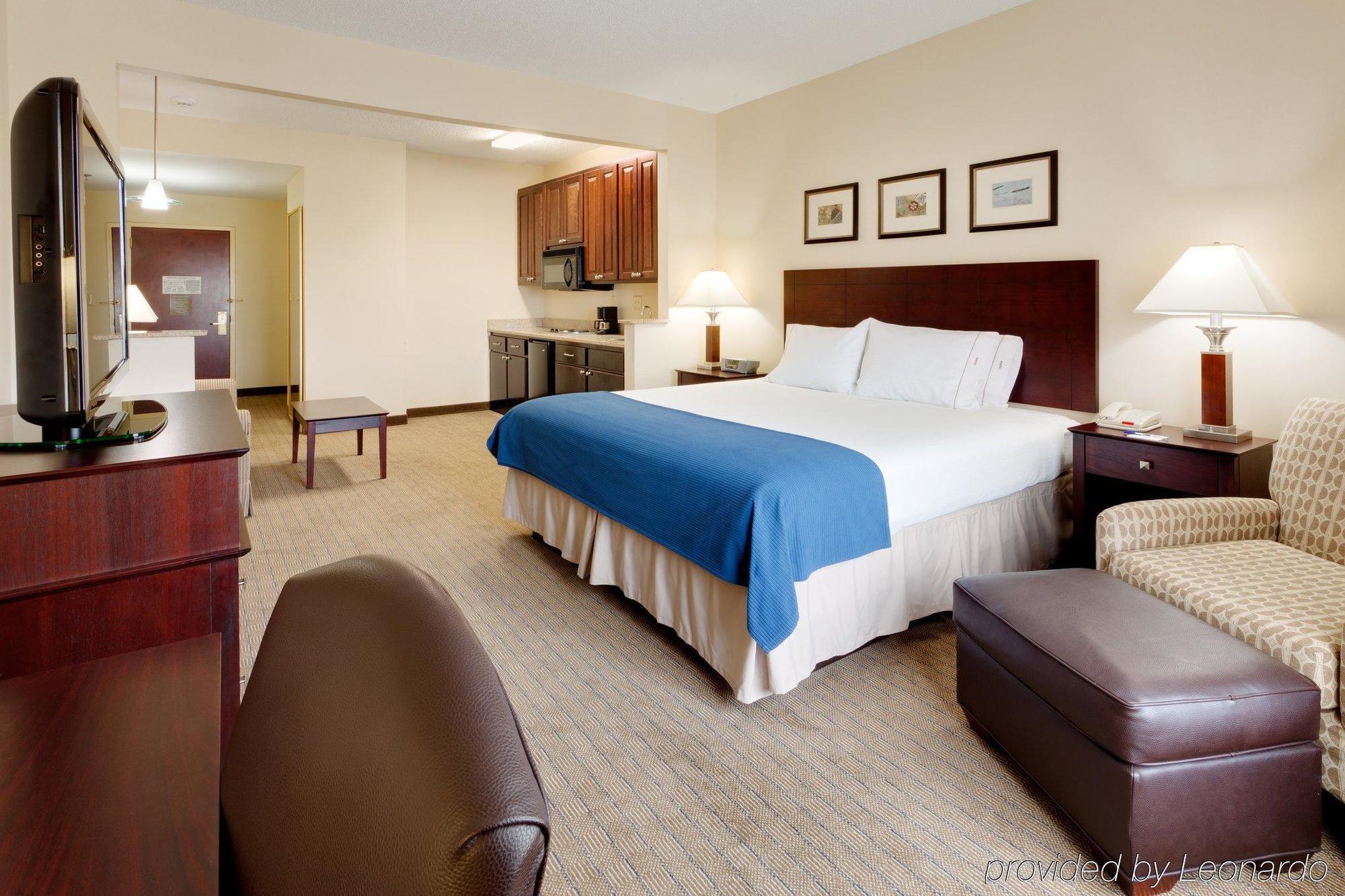 Holiday Inn Express Tower Center New Brunswick By Ihg East Brunswick Eksteriør bilde